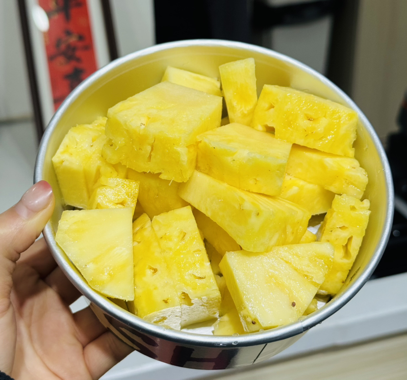 玫瑰凤梨 默认切好（散称13.8/斤 称重补差 ）