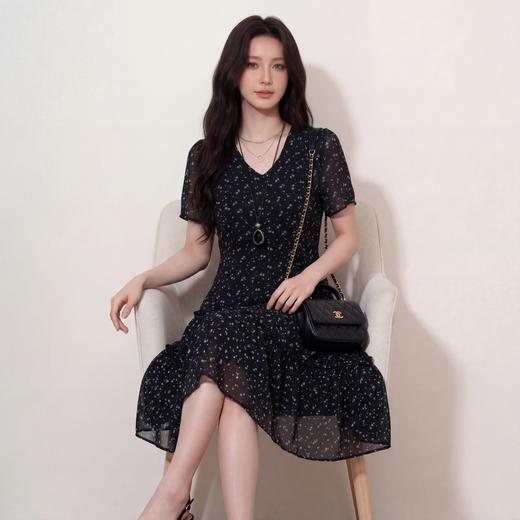 【奢姿】大码女装2026夏季减龄荷叶边V领连衣裙胖妹妹碎花蛋糕裙子9962860113 商品图1