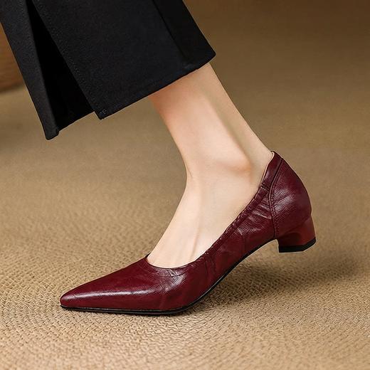 【预售5天】法式气质高跟鞋女新款浅口头层羊皮单鞋女尖头粗跟优雅一脚蹬女鞋&C2711 商品图1