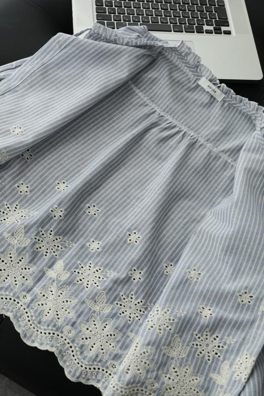 蓝白条纹重工刺绣衬衫 商品图13