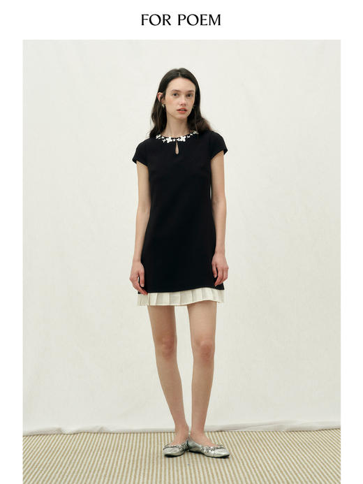 ForPoem 26/SS 原创设计花朵百褶连衣裙微a简约v领休闲精致裙子女 商品图3