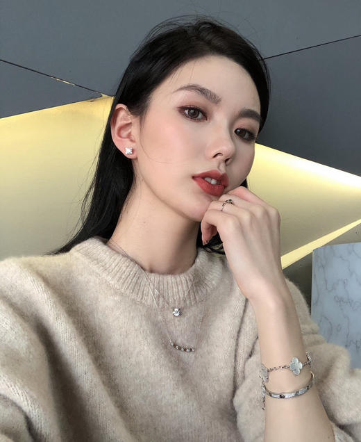 v金材质CH@UMET 爱·巢系列项链 商品图3
