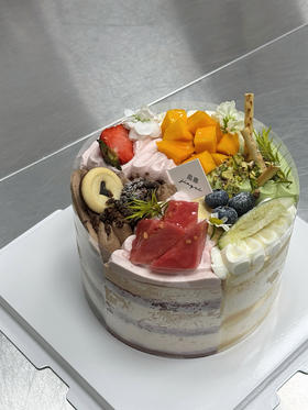 六拼慕斯（芒果，草莓，覆盆子，芝士，巧克力，抹茶）