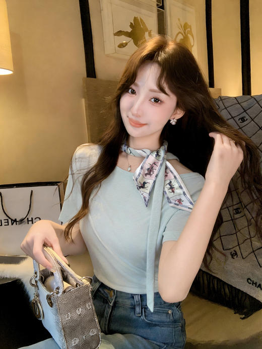 张心子【心动晚宴】多穿法时髦洋气斜肩钻链短袖T恤女夏新款上衣 U2603055 商品图10