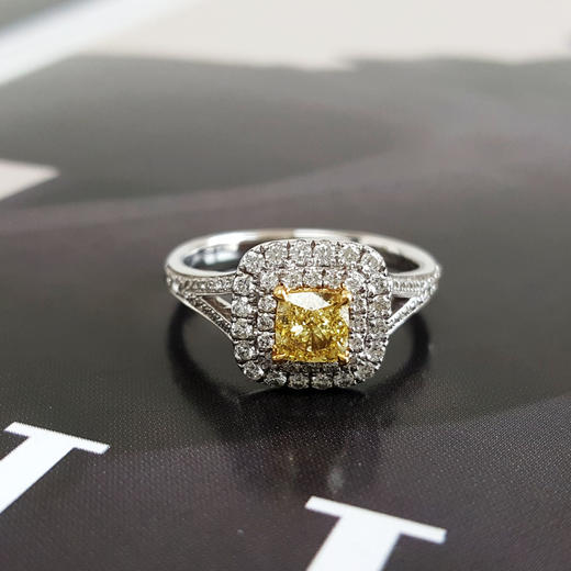 【天然正品】AU750白金百搭时尚设计师款垫型0.51克拉浓彩黄黄钻戒指13号（戒圈可改）300326NJS34 商品图4