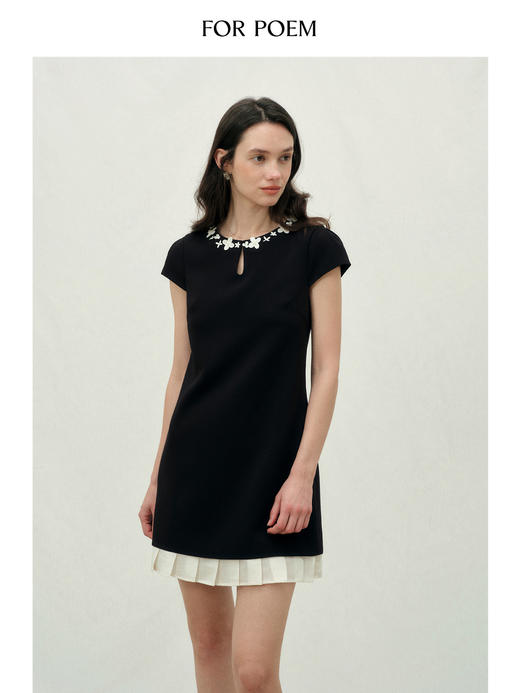 ForPoem 26/SS 原创设计花朵百褶连衣裙微a简约v领休闲精致裙子女 商品图0