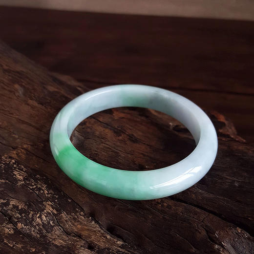 【天然正品】A货翡翠天然精品细腻无杂裂糯种飘阳绿59号翡翠手镯59.1MM 310326NJT19 商品图2