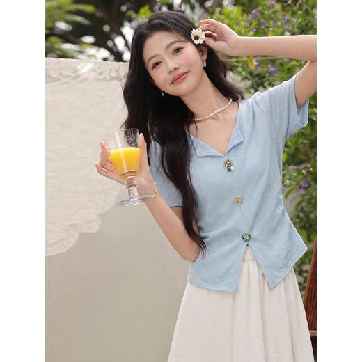 鹿向南【0407/00:00新品】蓝色针织衫 商品图1