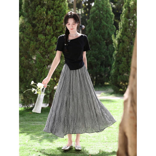 鹿向南【0407/20:00新品】黑色格子半身裙 商品图1