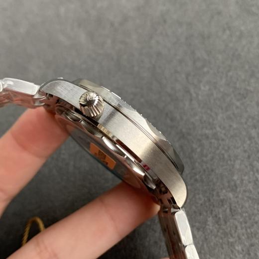『OR新表』欧米茄海马2022 北京冬奥会特别版腕表 Seamaster Diver 300M Beijing 2022 Special Edition
新作依然采用42mm 精钢表壳，钛金属表圈浮雕 商品图5