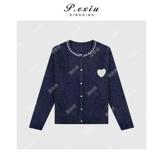 04-2潘依绣丁丁宠粉 减龄松弛爱心刺绣圆领长袖针织上衣Q36522 商品图0