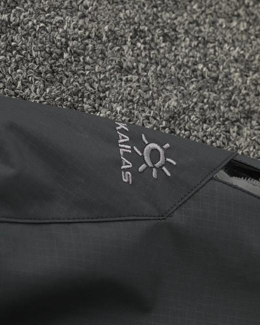 F040524春季新款运动户外登山轻量防风防水硬壳压胶冲锋裤 商品图5