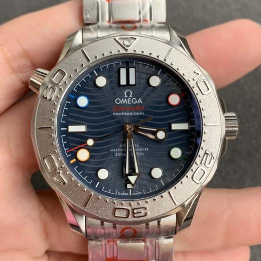 『OR新表』欧米茄海马2022 北京冬奥会特别版腕表 Seamaster Diver 300M Beijing 2022 Special Edition
新作依然采用42mm 精钢表壳，钛金属表圈浮雕 商品图0
