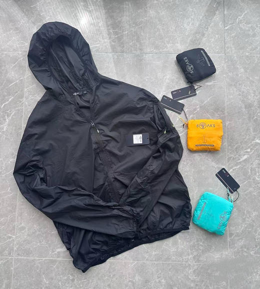 全新正品美单超轻量可折叠户外皮肤衣皮肤夹克
26年新款 单件均重110g超轻量皮肤夹克，黑色S-XXL 黄色M-XXL 商品图0