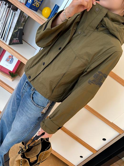 巴宝莉 2026最新重工连帽冲锋衣外套 商品图3