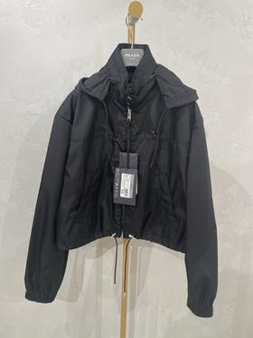 女款短款连帽外套he020