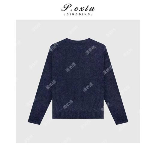 04-2潘依绣丁丁宠粉 减龄松弛爱心刺绣圆领长袖针织上衣Q36522 商品图1