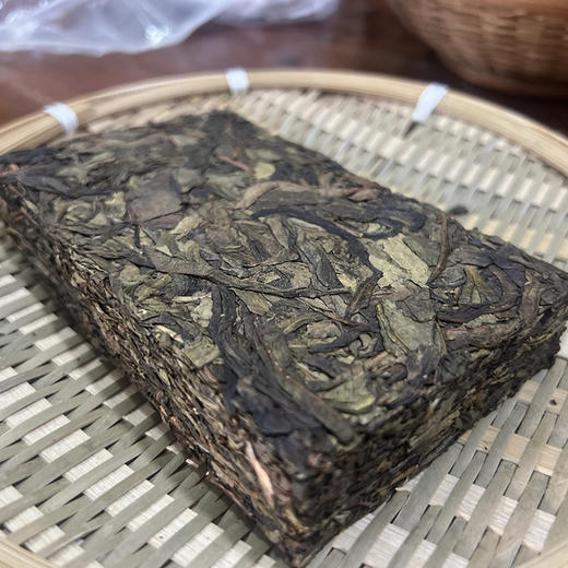 【预售 买10送1】2021年《昔归》古树春茶黄片砖 250克/砖 生茶 商品图0