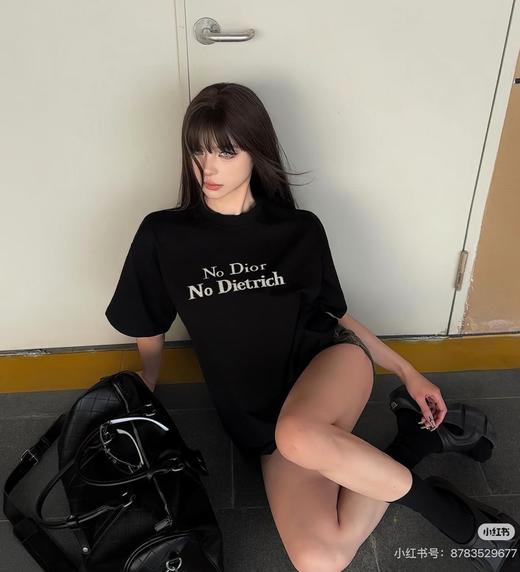 一店d 𝐃𝐢𝐨*𝐫 𝐬𝐬𝟐𝟔樶--新两大系列情侣tee❗️今年刚刚发售的新款
今日份的老钱风快乐 是🦅给的
 从骨子里就散发出一种独特的清贵气息 商品图10