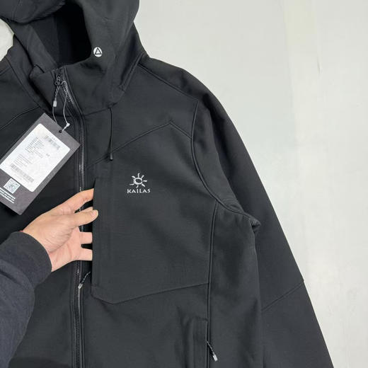 原单正品凯乐石TREKKING 徒步系列 

防风防泼、保暖、抗静电、立体裁剪

底面点贴导电丝摇粒绒，攻克静电难题，保暖更亲肤

尺码：S-XXL 商品图6