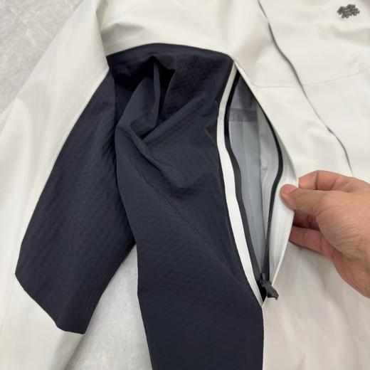 F040511春季新品户外冲锋衣夹克情侣款拼接透气连帽外套 商品图13