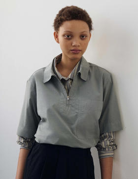 MHL 26SS 雾灰蓝棉府绸半拉链短袖衬衫