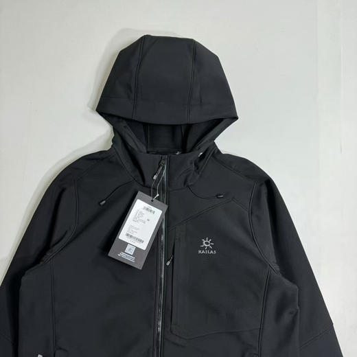 原单正品凯乐石TREKKING 徒步系列 

防风防泼、保暖、抗静电、立体裁剪

底面点贴导电丝摇粒绒，攻克静电难题，保暖更亲肤

尺码：S-XXL 商品图3