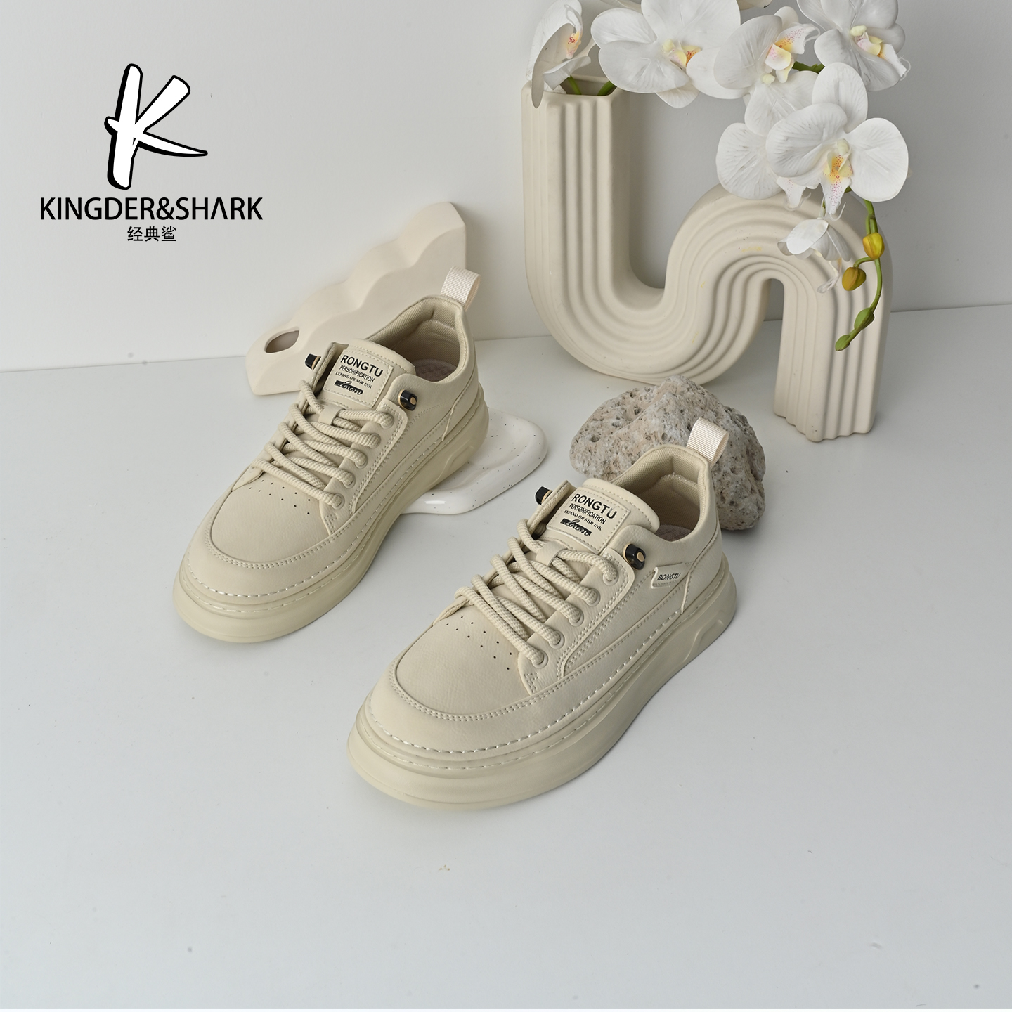 经典鲨2026年春季专柜新品男士韩版平底系带舒适休闲鞋板鞋KF19-613011
