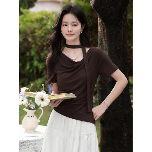 鹿向南「晚风序信」设计感咖色T恤女夏新款别致抽褶显瘦短袖上衣 商品图1