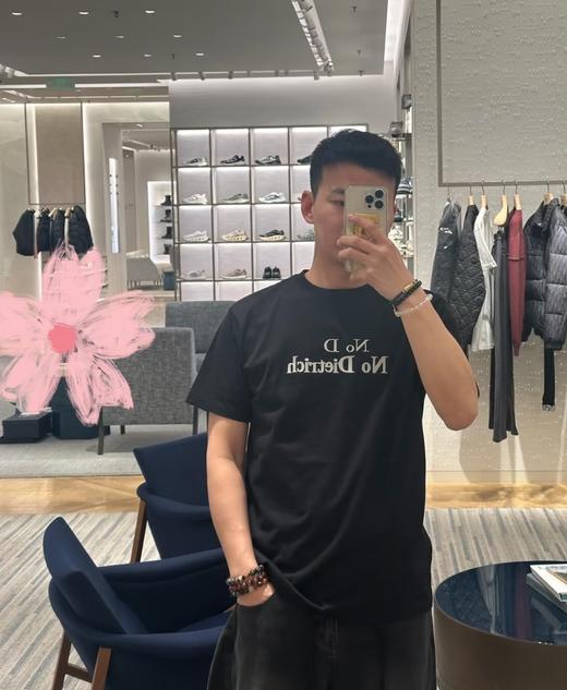 一店d 𝐃𝐢𝐨*𝐫 𝐬𝐬𝟐𝟔樶--新两大系列情侣tee❗️今年刚刚发售的新款
今日份的老钱风快乐 是🦅给的
 从骨子里就散发出一种独特的清贵气息 商品图13