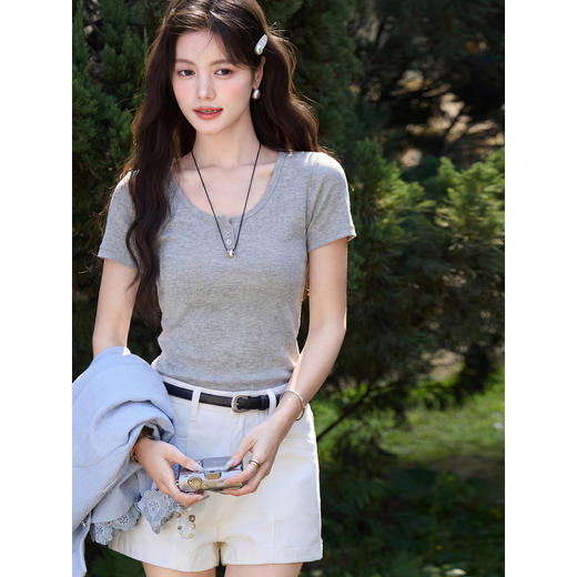鹿向南「樱桃邦邦」灰色短袖T恤女夏新款亨利领修身显瘦正肩上衣 商品图0