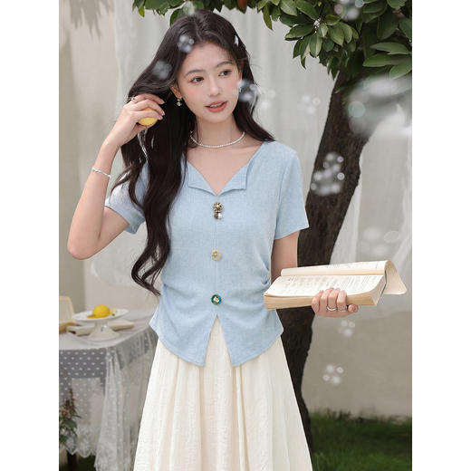 鹿向南【0407/00:00新品】蓝色针织衫 商品图0