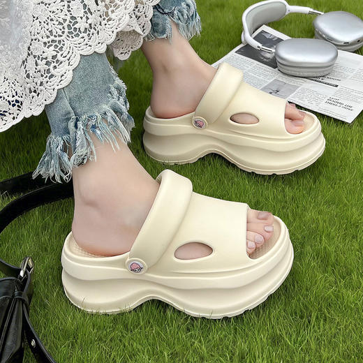 蚂蚁之恋夏季新品时尚潮系透气轻尚纯色女款居家外穿厚底凉拖鞋 商品图1