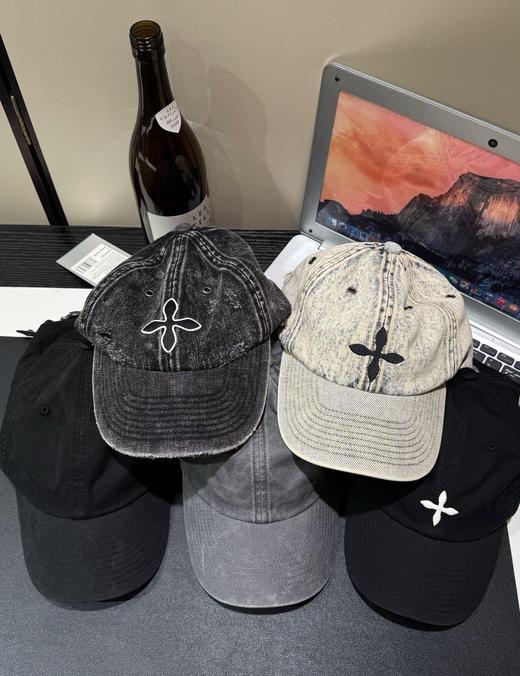 一店d ❗️𝐒𝐌𝐅𝐊樶--炸的两款棒球帽🧢原单“中国版克罗心” 戴上头就是不一样的高级感！！ 商品图4