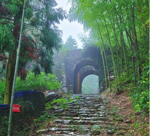 【2026五一】5月2日-4日 | 江山亲子三日游（登江郎山、听历史故事，走千年古道轻徒步、探秘望族祖居地，做非遗铜锣糕，住4钻酒店，看江山如此多娇！） 商品图2