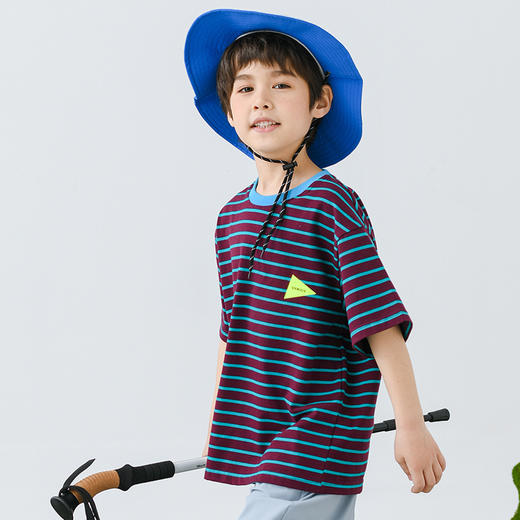 🌸夏天做个活力少年😊【Vonbonkids 山系撞色纯棉彩条短袖T恤S07C26016款】🔥打破夏日单调的穿搭 🔺撞色使得整体富有层次感和跳跃感 视觉效果眼前一亮  商品图4