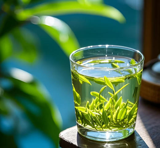 💥春日鲜茗｜【卧芳华碧螺春】 🌸限时团购专场 人间三月春正好，✨一杯碧螺醉江南 ✅卷曲成螺，清汤碧绿 ✅代谢减肥，养颜抗衰，杀菌消炎 商品图6