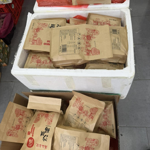 涌山占记 沙琪玛 500g袋 芝麻 原味随机 19.8/2袋 保质期90天 临期剩余34-37天 商品图1