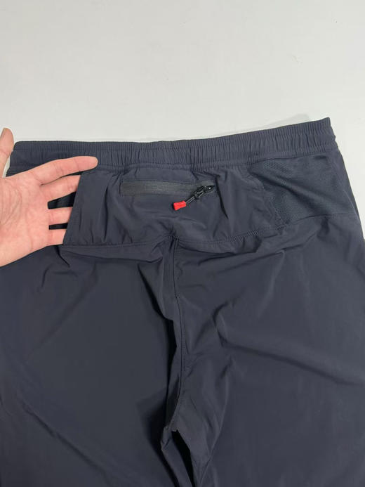 原单正品攀山鼠比森专业运动慢跑长裤，

超薄，版型独有，适合快节奏运动场景

拉链裤腿，方便穿脱，腰部带松紧，膝盖弹力绳设计，膝盖预弯曲设计，细节超多！！

黑色S-XXL 商品图8