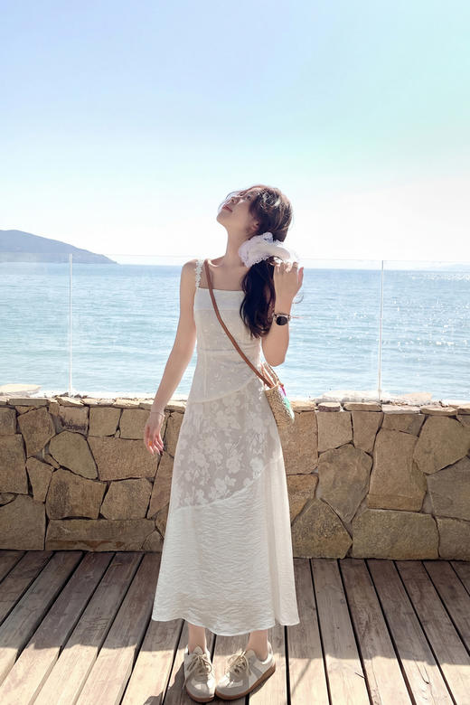 <曾小咸推荐>海边度假风白色吊带连衣裙【预售款，预计3-15天！！】 商品图5