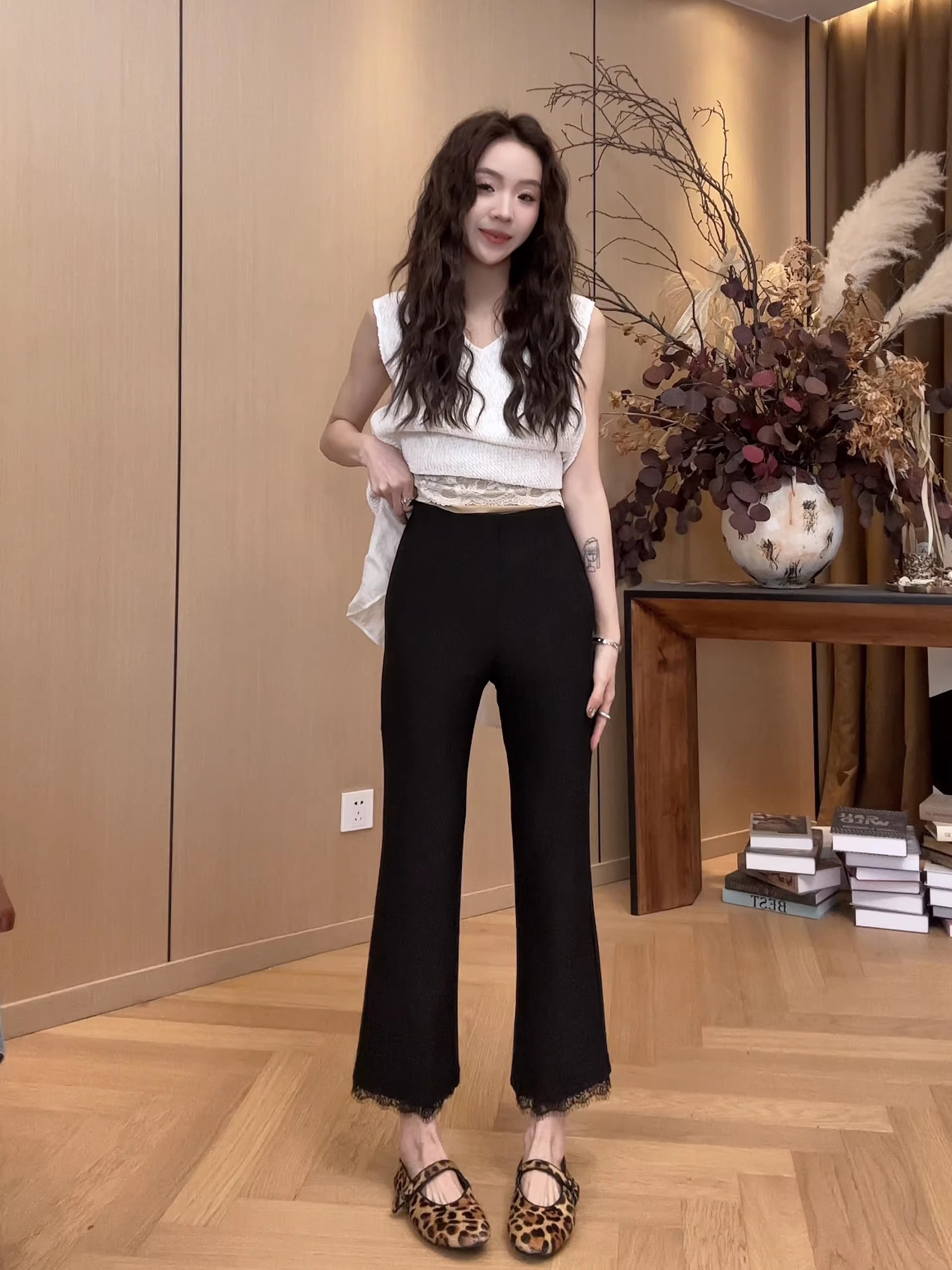 蕾丝边微喇小黑裤