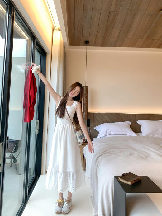 <曾小咸推荐>4.7现货秒杀 ！微信超特价！韩系下摆拼接镂空花边连衣裙 日常189.99 立减90 秒杀99.99！！ 商品图5