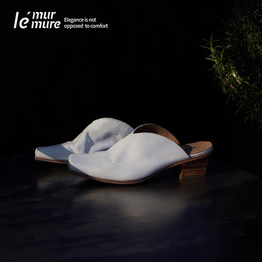 【土豆妈同款】意大利进口水洗牛皮 手工褶皱穆勒拖鞋 Le' Murmure 古董白   柔软细腻，透气舒适。手工褶皱设计增添层次感，彰显独特品味 商品图5