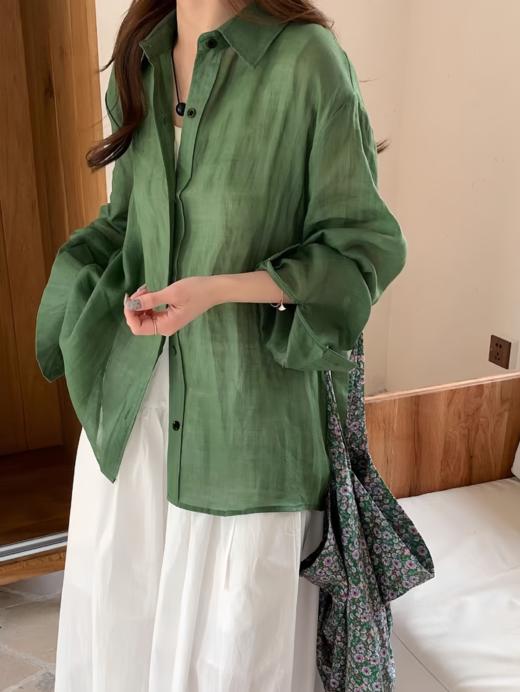 【下单3-7天发货】ORIGNAL&CO松绿色苎麻长袖衬衫，面料轻薄透气，夏天穿也可以保持干爽，宽松版型 不限制任何身材，遮肉显瘦! 商品图4