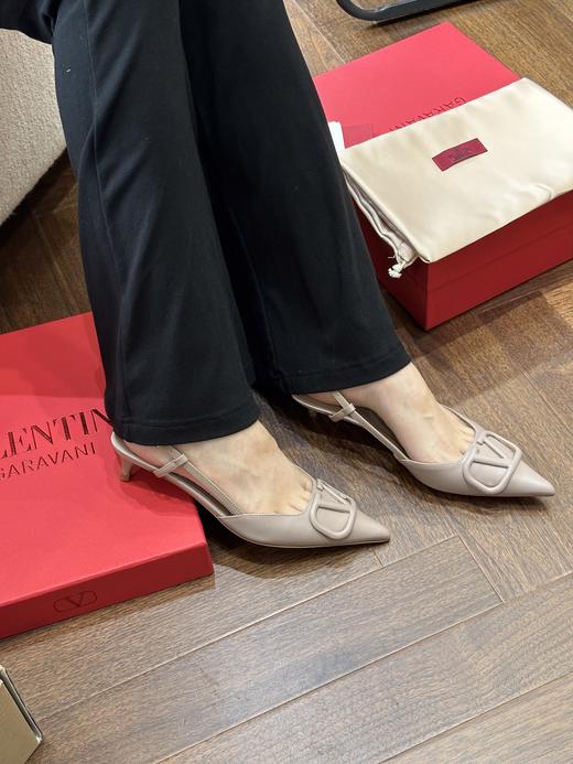 华伦天奴 通勤百搭高跟鞋 商品图2