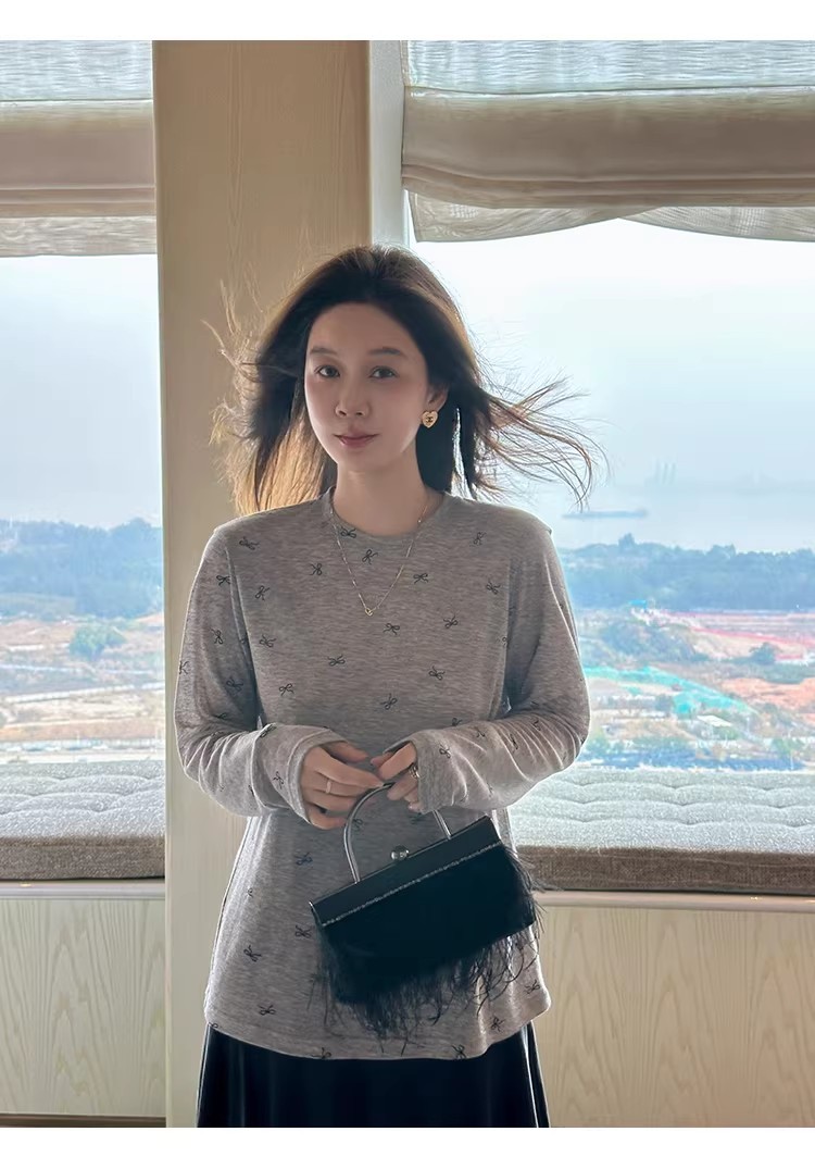 满印蝴蝶结长袖 T
