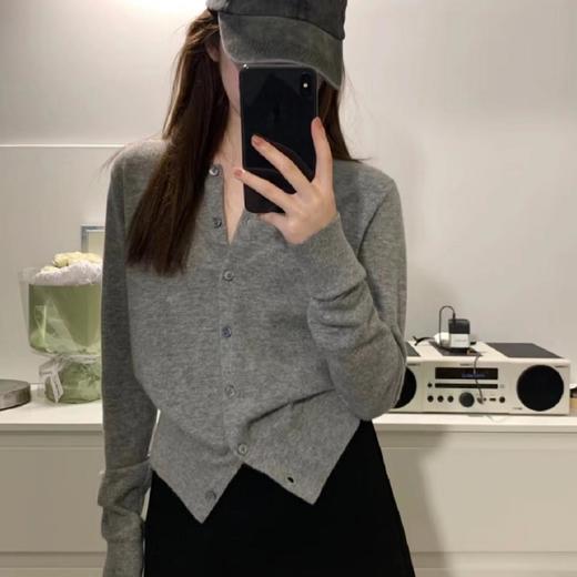 伊泺杉羊毛开衫 商品图0