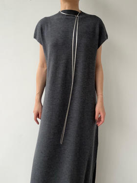 FE｜无袖金句开衩小黑裙 真丝羊毛 双侧开衩 [ 灰 / 米 ]