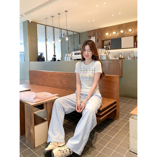 <曾小咸推荐>韩系正肩圆领绣花短袖T恤上衣【预售款，预计3-15天！！】 商品图2