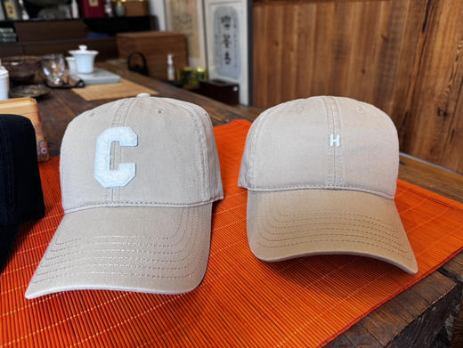 棒球帽。显脸小。黑色 黑色 卡其色。 H卡其色。自己备注 商品图2